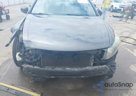 2010 Honda Accord 2.4 Lx z USA, uszkodzony, nr VIN 1HGCP2F35AA128236